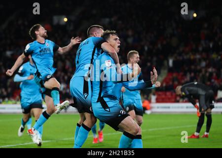 Sheffield, Angleterre, le 19 octobre 2021.Jake Cooper, de Millwall, célèbre le deuxième but de son équipe lors du match du championnat Sky Bet à Bramall Lane, Sheffield.Crédit photo devrait lire: Isaac Parkin / Sportimage Banque D'Images