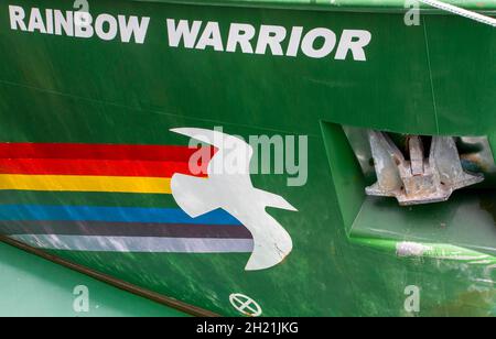 Le nouveau Rainbow Warrior, est le premier navire construit à cet effet, entièrement financé par des dons pour Greenpeace, arrive dans le port de Waitemata où le navire original a été bombardé en 1985 par le service de renseignements français, Auckland, Nouvelle-Zélande, le vendredi 11 janvier,2013. Banque D'Images