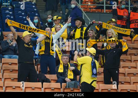 Sheriff Tiraspol supporters lors de la Ligue des champions de l'UEFA, match de football du Groupe D entre le FC Internazionale et le FC Sheriff Tiraspol le 19 octobre 2021 au stade Giuseppe Meazza de Milan, Italie - photo Morgese-Rossini / DPPI Banque D'Images
