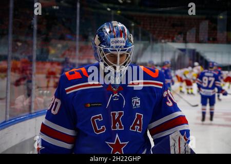 Saint-Pétersbourg, Russie.19 octobre 2021.Yaroslav Askarov (No.30) de SKA Saint-Pétersbourg vu pendant la saison régulière 2021-22 de la KHL de la Ligue de hockey Kontinental entre SKA Saint-Pétersbourg et Jokerit Helsinki au Palais des sports de glace.Score final; SKA Saint Petersburg 2:0 Jokerit Helsinki.(Photo de Maksim Konstantinov/SOPA image/Sipa USA) crédit: SIPA USA/Alay Live News Banque D'Images