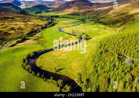 Vue aérienne du magnifique paysage autour du château de Dalnaglar, Glenshee, Écosse, Royaume-Uni Banque D'Images