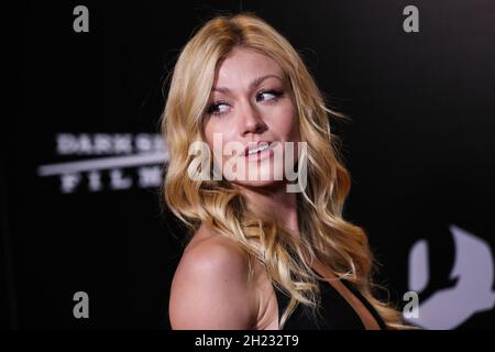 Westwood, États-Unis.19 octobre 2021.WESTWOOD, LOS ANGELES, CALIFORNIE, États-Unis - OCTOBRE 19 : l'actrice Katherine McNamara arrive à la première de Los Angeles de Dark Sky films et de Queensbury Pictures 'Broadcast signal Intrusion' tenue au théâtre IPIC Westwood le 19 octobre 2021 à Westwood, Los Angeles, Californie, États-Unis.(Photo de Xavier Collin/image Press Agency/Sipa USA) crédit: SIPA USA/Alay Live News Banque D'Images