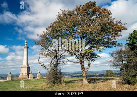Un espace de beauté naturelle, le monument érigé en 1904 pour rappeler les 148 hommes locaux qui sont morts dans le conflit en Afrique du Sud, surplombant Aylesbury Vale Banque D'Images