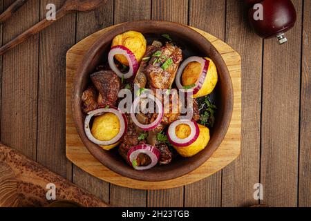 Plat national géorgien ojahuri avec viande de boeuf Banque D'Images