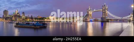 Panorama de Londres avec la Tour et le Tower Bridge Banque D'Images