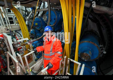 Pete Waterman à l'occasion du dévoilement de la machine à aléser de tunnel de 2,000 tonnes HS2 qui créera un tunnel à deux trous d'un kilomètre sous long Itchington Wood, dans le Warwickshire.La machine a été nommée Dorothy, d'après Dorothy Hodgkin, la première femme britannique à remporter le prix Nobel de chimie, après un vote public.Date de la photo: Mercredi 20 octobre 2021. Banque D'Images