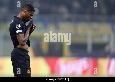 Denzel Dumfries du FC Internazionale regarde pendant le match du groupe D de la Ligue des champions de l'UEFA entre le FC Internazionale et le FC Sheriff. Banque D'Images