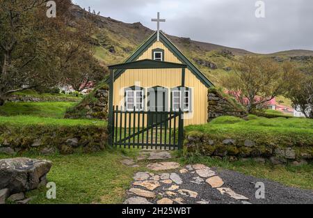 Vue extérieure de la Hofskirkja historique en Islande Banque D'Images