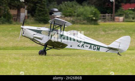 1938 de Havilland DH.83 Fox Moth «ZK-AGM» au salon de l'aéronautique Shuttleworth le 19 juin 2021 Banque D'Images