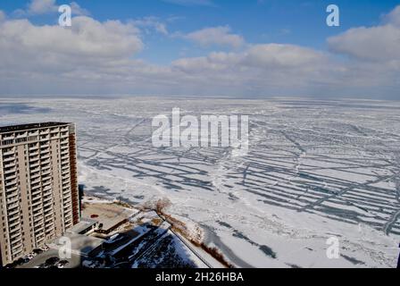 Glace et neige au-dessus du lac Érié, Lakewood, Ohio Banque D'Images