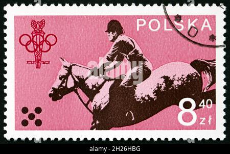 POLOGNE - VERS 1979 : un timbre imprimé en Pologne montre Equestrian, Jeux Olympiques de 1980, vers 1979 Banque D'Images