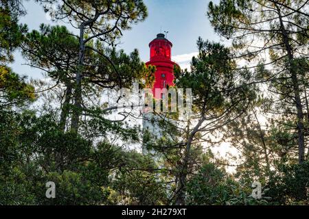 Le phare de Lège-Cap-Ferret est un point de repère et peut être visité.De son sommet, il offre une vue magnifique sur le bassin d'Arcachon et l'Atlantique Banque D'Images