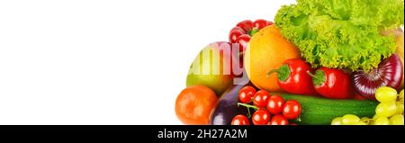 Légumes et fruits isolés sur fond blanc.Grand format.Place pour votre texte. Banque D'Images