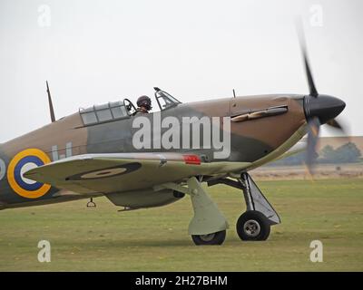 Un ouragan RAF restauré se prépare à un flipast au Musée impérial de la guerre de Duxford, été 2021 Banque D'Images