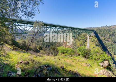 Photo du pont de Foresthill au-dessus de la North Fork American River à Auburn, CA, Etats-Unis Banque D'Images