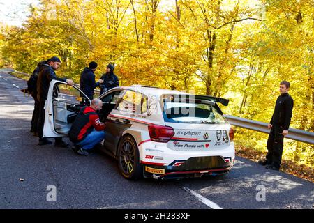 Nyiregyhaza, Hongrie, 20/10/2021, 08 GRYAZIN Nikolay (RUS), ALEKSANDROV Konstantin (RUS), Nikolay Gryazin, Volkswagen Polo GTI R5, action lors du rallye FIA 2021 Hongrie, 7e tour du championnat européen de rallye FIA 2021, du 21 au 24 octobre 2021, à Nyiregyza, DPIC et Grégyza, Hongrie Banque D'Images