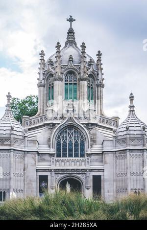 Brooklyn, NY, États-Unis - 17 octobre 2021 : Chapelle au cimetière de Green Wood.Site historique national Banque D'Images