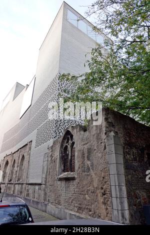 Kolumba Museum für Kirchenkunst des Erzbistums Köln, erbaut auf den Fondamenten der zerstörten St. Kolumba Kirche, Köln, Nordrhein-Westfalen, Deutschl Banque D'Images