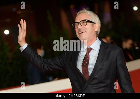 Rome, Italie.20 octobre 2021.Alfonso Cuaron sur le tapis rouge de l'Auditorium Parco della Musica.Crédit : SOPA Images Limited/Alamy Live News Banque D'Images