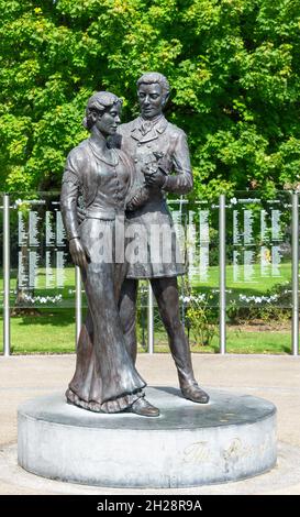 Rose de la statue de Tralee dans Rose Garden, Parc de la ville de Tralee, Tralee (Tra Li), Comté de Kerry, République d'Irlande Banque D'Images