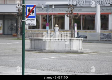 Rathaussplatz mit dem Rathaus in Gmunden (Salzkammergut, Oberösterreich, Österreich) - place de la ville avec l'hôtel de ville à Gmunden (Salzkammergut, Upper Banque D'Images