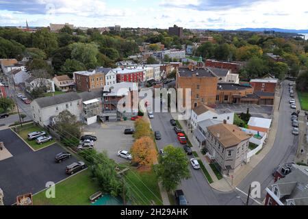 Vue aérienne de la ville de Poughkeepsie depuis la passerelle au-dessus de la passerelle Hudson Footbridge.Poughkeepsie.New York.USA Banque D'Images