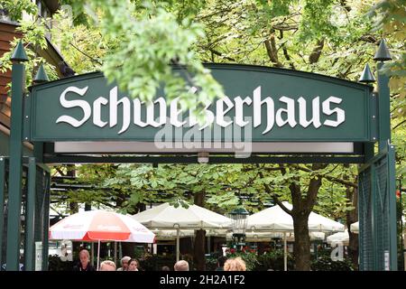 DAS Schweizerhaus im Vergnügungspark 'Prater' à Wien, Österreich, Europa - le „Schweizerhaus“ dans le grand parc d'attractions 'Prater' à Vienne, Autriche, Banque D'Images