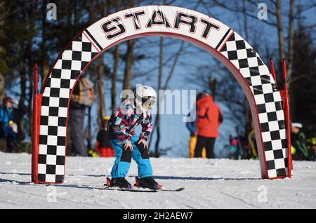 Sports d'hiver à Österreich, Schigebiet Kasberg (Grünau, Almtal, Salzkammergut, Bezirk Gmunden,Oberösterreich, Österreich) - Sports d'hiver en Autriche, Banque D'Images