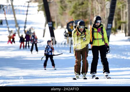 Sports d'hiver à Österreich, Schigebiet Kasberg (Grünau, Almtal, Salzkammergut, Bezirk Gmunden,Oberösterreich, Österreich) - Sports d'hiver en Autriche, Banque D'Images