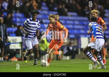 Reading, Royaume-Uni.20 octobre 2021.Josh Bowler #11 de Blackpool Breaks à Reading, Royaume-Uni, le 10/20/2021.(Photo de Mark Cosgrove/News Images/Sipa USA) crédit: SIPA USA/Alay Live News Banque D'Images