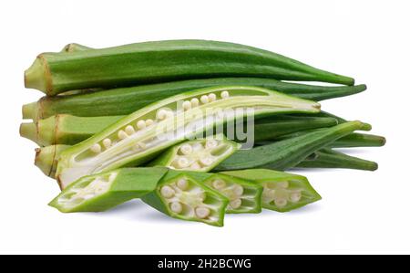 Okra frais isolé sur fond blanc Banque D'Images