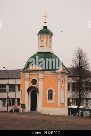 Suzdal, Russie - 3 octobre 2016.Ancienne église orthodoxe de Suzdal, Russie.L'Eglise orthodoxe de l'est est la deuxième plus grande église chrétienne, avec 220 moulin Banque D'Images