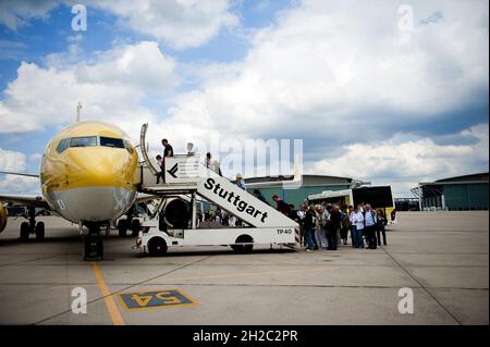 Passagers à bord d'un avion , Allemagne, Stuttgart Banque D'Images