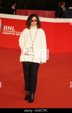 Rome, Italie.19 octobre 2021.A Roma Cinema Fest, Caterina Caselli marchez le tapis rouge pour le film “una Vita Cento Vite” Nella foto: Madame (photo de Paolo Pizzi/Pacific Press) Credit: Pacific Press Media production Corp./Alay Live News Banque D'Images