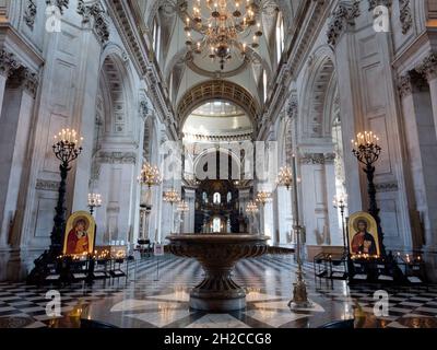 Londres, Grand Londres, Angleterre, octobre 09 2021 : intérieur de la cathédrale Saint-Paul, vue sur la nef. Banque D'Images