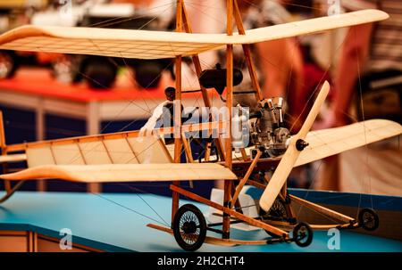 modèle à échelle d'un avion vintage en bois.Photo de haute qualité Banque D'Images