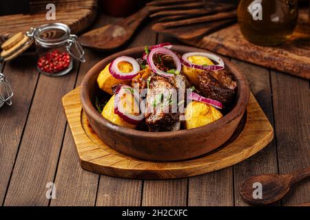 Plat national géorgien ojahuri avec viande de boeuf Banque D'Images