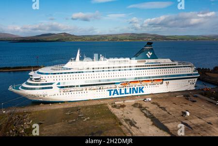 Greenock, Écosse, Royaume-Uni.21 octobre 2021.En raison d'une grave pénurie de logements pour les délégués participant à la prochaine Conférence des Nations Unies sur les changements climatiques COP26 à Glasgow, deux croisements de Tallink sont arrivés sur le Clyde pour aider à atténuer la situation.Pic; l'estonien a marqué Silja Europa amarré aujourd'hui à Greenock.Iain Masterton/Alay Live News. Banque D'Images
