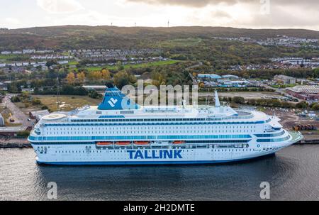 Greenock, Écosse, Royaume-Uni.21 octobre 2021.En raison d'une grave pénurie de logements pour les délégués participant à la prochaine Conférence des Nations Unies sur les changements climatiques COP26 à Glasgow, deux croisements de Tallink sont arrivés sur le Clyde pour aider à atténuer la situation.Pic; l'estonien a marqué Silja Europa amarré aujourd'hui à Greenock.Iain Masterton/Alay Live News. Banque D'Images