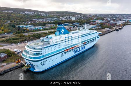 Greenock, Écosse, Royaume-Uni.21 octobre 2021.En raison d'une grave pénurie de logements pour les délégués participant à la prochaine Conférence des Nations Unies sur les changements climatiques COP26 à Glasgow, deux croisements de Tallink sont arrivés sur le Clyde pour aider à atténuer la situation.Pic; l'estonien a marqué Silja Europa amarré aujourd'hui à Greenock.Iain Masterton/Alay Live News. Banque D'Images