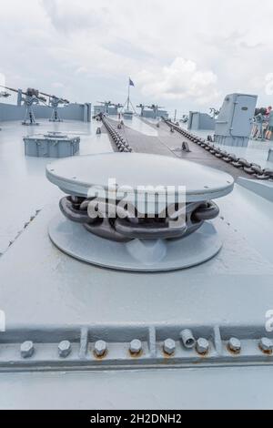 Chains sur le pont du cuirassé du musée USS Alabama au Battleship Memorial Park à Mobile, Alabama Banque D'Images