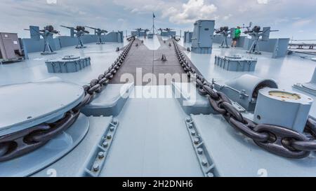 Chains sur le pont du cuirassé du musée USS Alabama au Battleship Memorial Park à Mobile, Alabama Banque D'Images