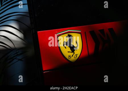 Austin, Texas, États-Unis, 21.10.2021.Logo Ferrari.21.10.2021. Formula 1 World Championship, Rd 17, Grand Prix des États-Unis, Austin, Texas, États-Unis, jour de préparation.Le crédit photo doit être lu : images XPB/Press Association. Banque D'Images