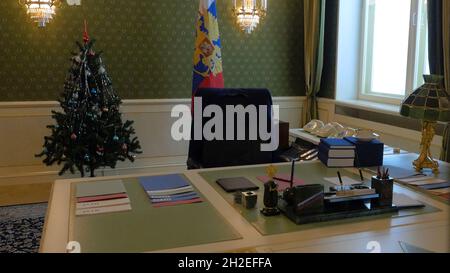 Bureau du Président.Bureau du Président avec un arbre de Noël, préparation du Président à l'adresse de la nouvelle année à la nation. Banque D'Images