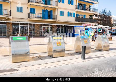 Recyclage des poubelles à CAN Pastilla près de Palma Mallorca Espagne Banque D'Images