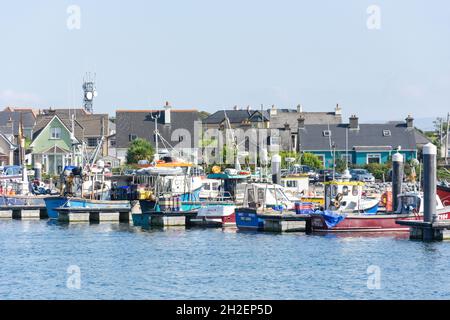 Bateaux de pêche amarrés à Marina, Dingle (an Daingean), péninsule de Dingle, comté de Kerry, République d'Irlande Banque D'Images