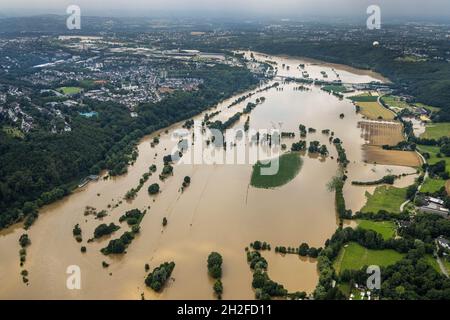 Photographie aérienne, inondation de la Ruhr, inondation, Ruhr entre Hattingen et Bochum, Blankenstein, Hattingen, région de la Ruhr, Rhénanie-du-Nord-Westphalie,Allemagne, Luftb Banque D'Images