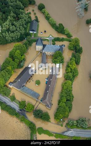 Photographie aérienne, Ruhr, inondation de la maison Kemnade inondée, inondation, Blankenstein,Hattingen, région de la Ruhr, Rhénanie-du-Nord-Westphalie, Allemagne, Luftbild,RU Banque D'Images