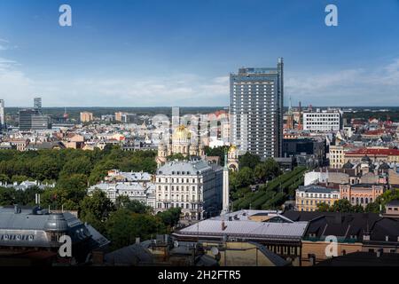 Vue aérienne de Riga avec la Nativité du Christ Cathédrale orthodoxe et Monument de la liberté - Riga, Lettonie Banque D'Images