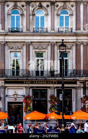 The Admiralty Pub, Trafalgar Square, Londres, Royaume-Uni. Banque D'Images